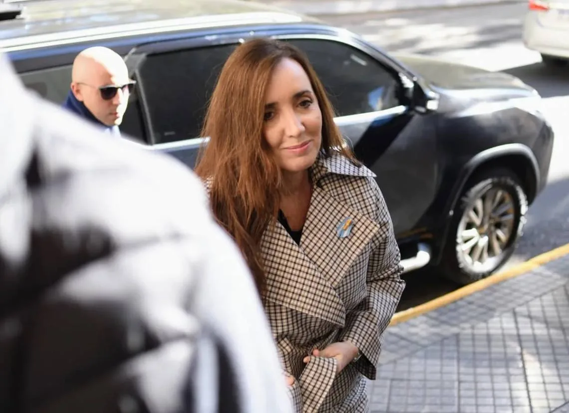 Villarruel reclama la declaración jurada de Adorni y se distancia de conflictos internos
