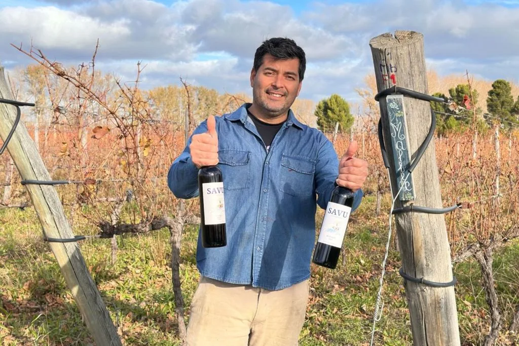 Viñas de Lucía: el vino artesanal que crece entre el viento y el mar en la Patagonia
