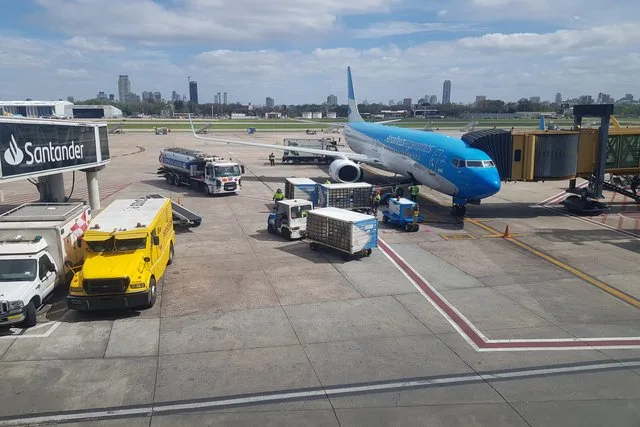 Activan protocolo por amenaza de bomba en vuelo a Corrientes que resultó falsa alarma