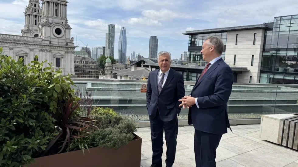 Alfredo Cornejo promovió inversiones mineras y energéticas en Londres durante visita breve