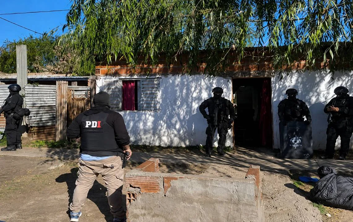 Allanamiento en Adelina Centro desmanteló red de microtráfico con dos detenidos