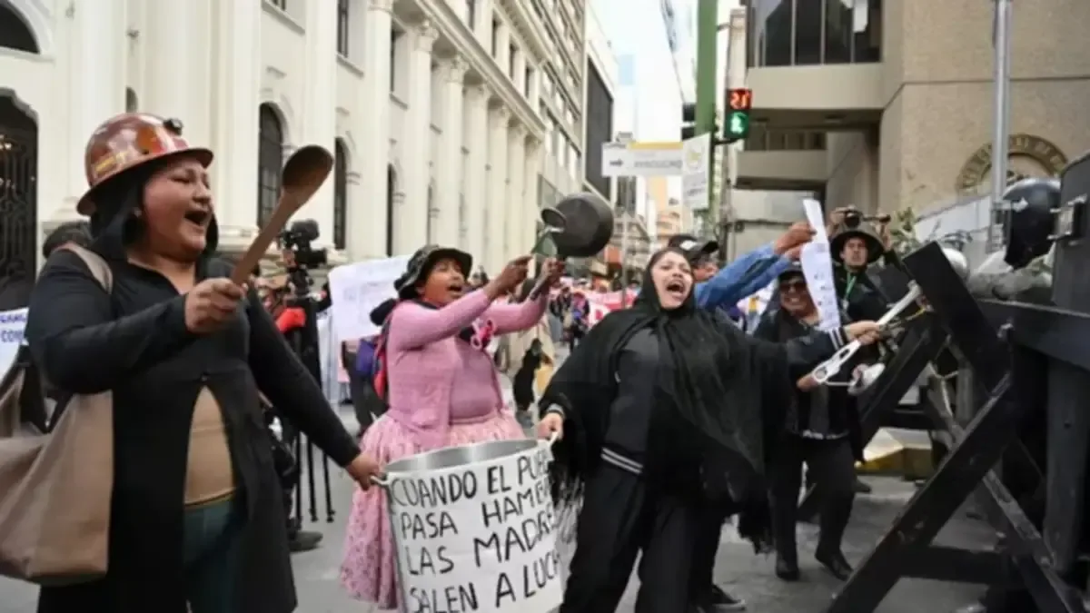 Bolivia deportó a legisladores y activistas argentinos que intentaban investigar violaciones a derechos humanos