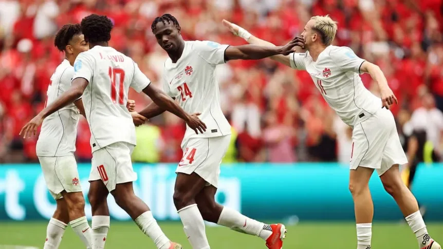 Canadá se convierte en el primer anfitrión que jugará un partido de Mundial fuera de su territorio