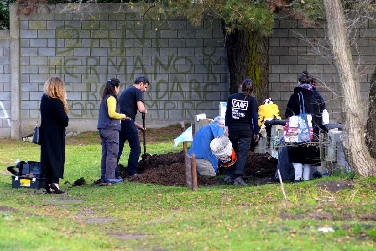 Continúan las exhumaciones para identificar desaparecidos en el Cementerio Parque de Mar del Plata