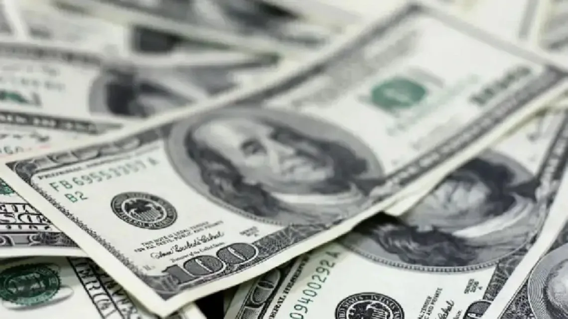 Cotización del dólar hoy: variaciones en mercados oficiales y alternativos este lunes