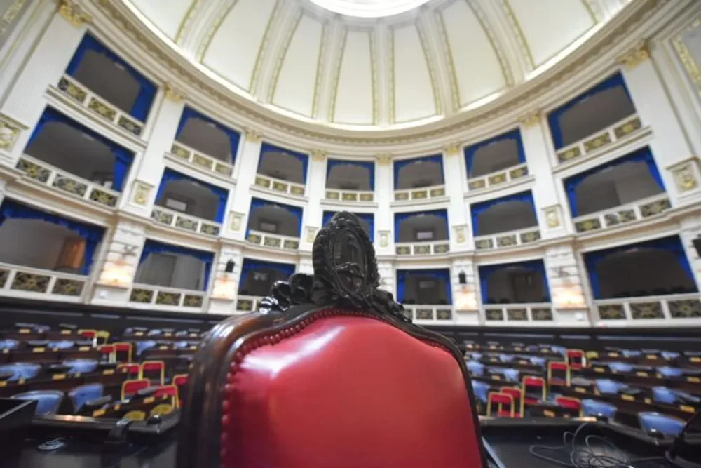 Diputados de Buenos Aires postergan debate clave sobre IOMA por desacuerdos políticos