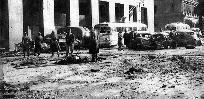 El bombardeo a Plaza de Mayo: un ataque que marcó el camino hacia el golpe de Estado de 1955