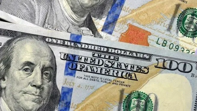 El dólar oficial suma cuatro jornadas en alza y alcanza su valor más alto desde enero