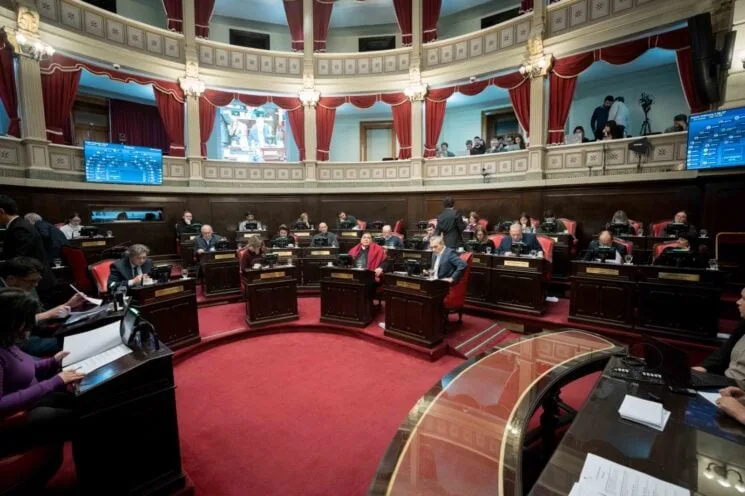 El Senado bonaerense retomó sesiones tras siete meses con intensos debates políticos