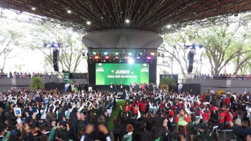 Estudiantes de Tucumán renovaron su compromiso con el cuidado ambiental en acto provincial