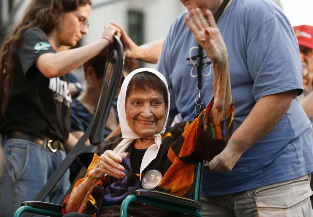 Fallece Taty Almeida, histórica referente de Madres de Plaza de Mayo Línea Fundadora