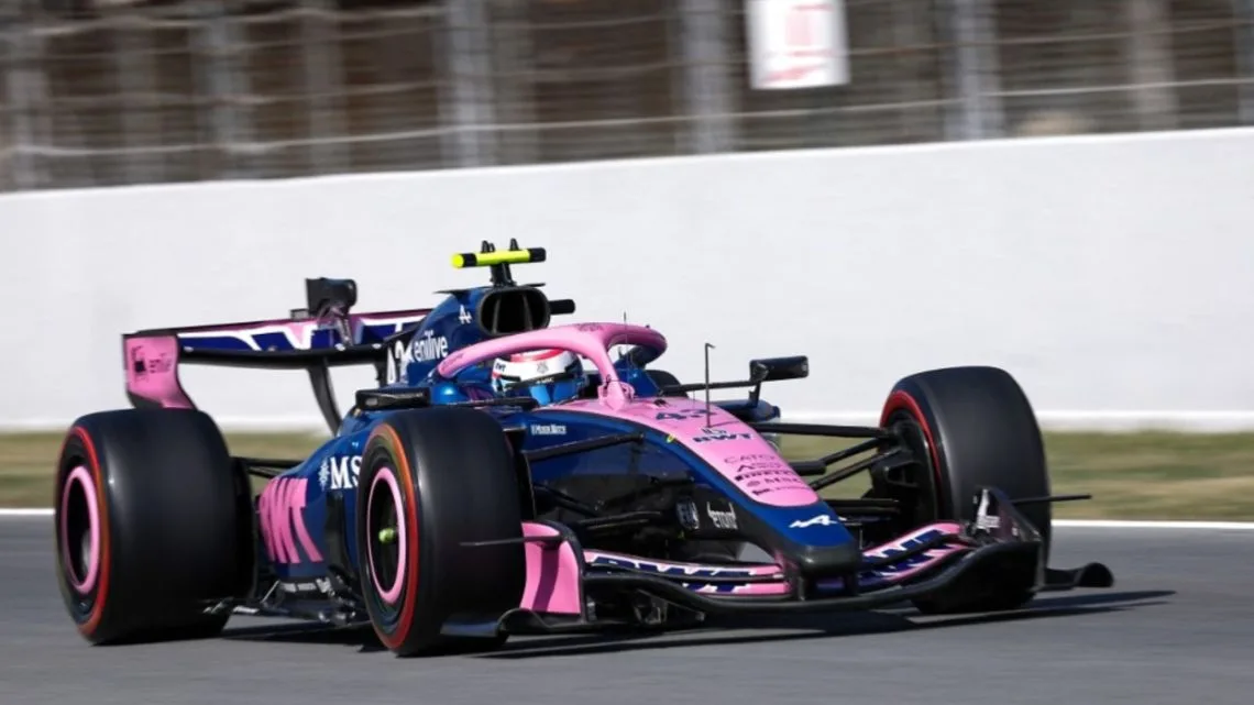 Franco Colapinto asciende en el Gran Premio de Barcelona con estrategia y ritmo sólido