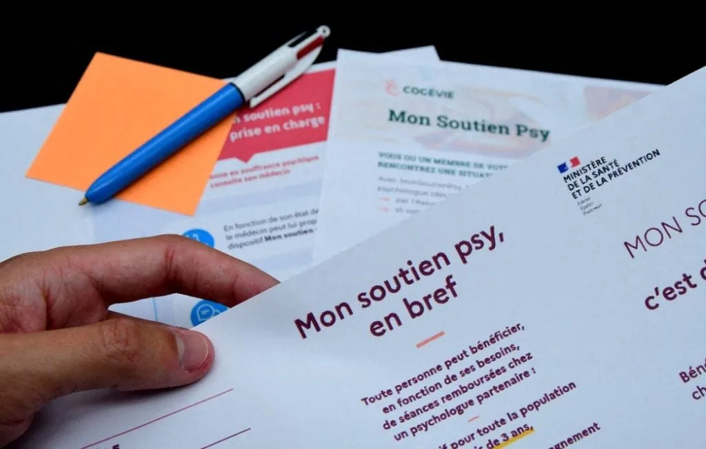 Gobierno francés impulsa atención rápida para estudiantes con problemas de salud mental