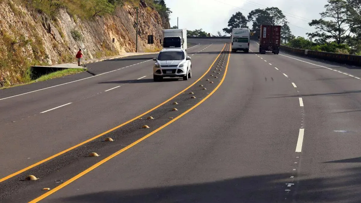 Gobierno hondureño destina 1,200 millones de lempiras para rehabilitar más de 3,100 km de caminos rurales