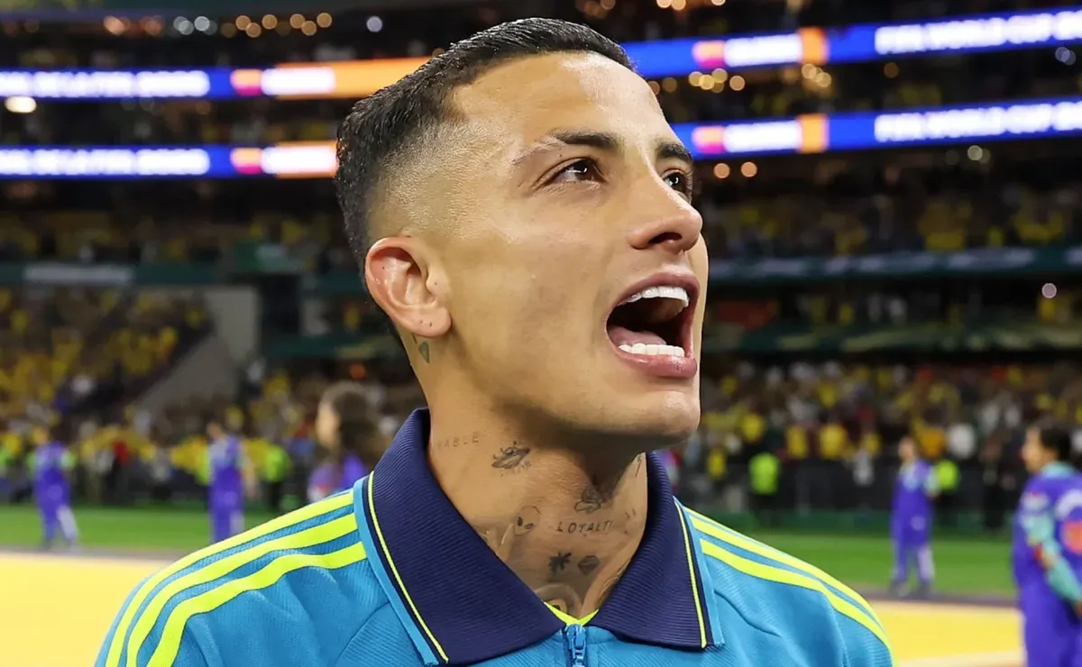 Kevin Castaño debutó en el Mundial mientras se define su salida de River Plate