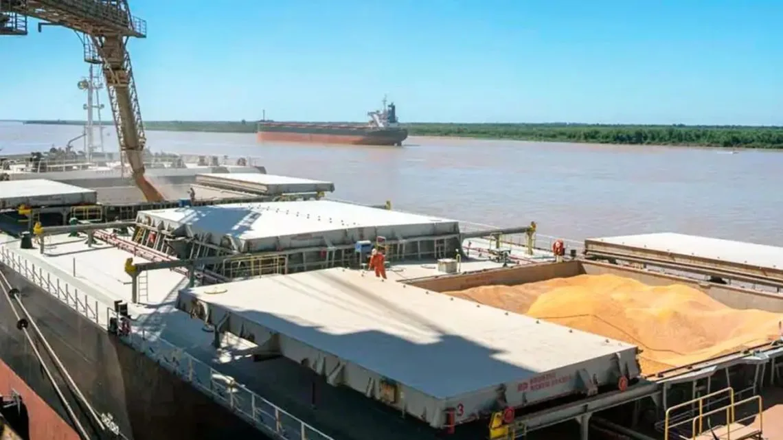 La balanza comercial registra un superávit récord gracias a exportaciones históricas en mayo