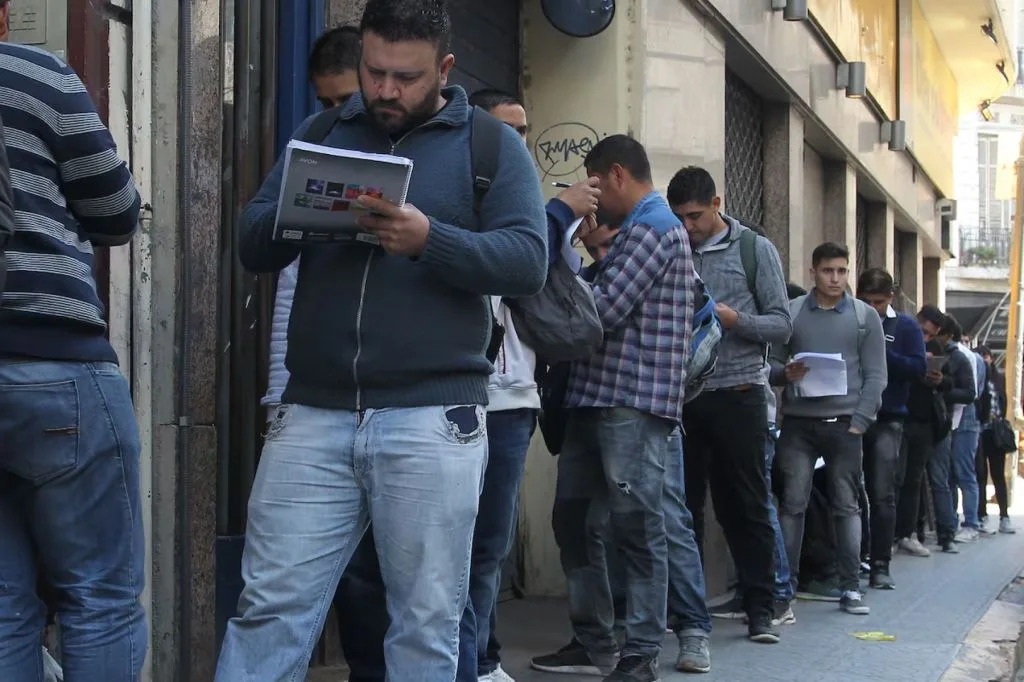 La desocupación en Argentina alcanza 7,8% mientras la informalidad laboral supera el 44% en el primer trimestre