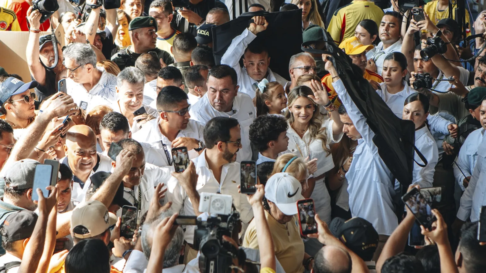 La disputa en Colombia tras una elección polarizada y con denuncias de irregularidades