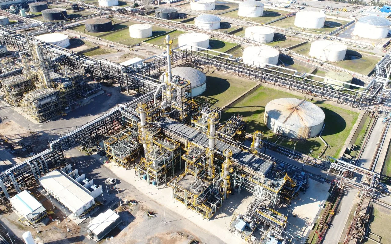 La expansión de Vaca Muerta impulsa la transformación de las refinerías argentinas