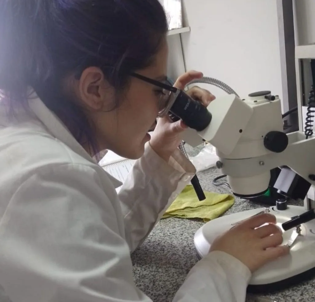 La joven investigadora que identificó un pez invasor en el río Negro y creó una base de datos única