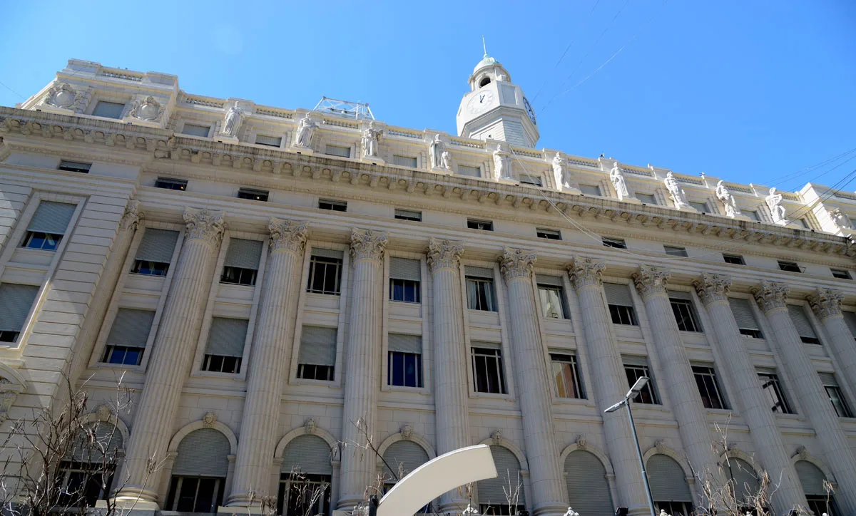 La Legislatura porteña aprobó un programa para aliviar el endeudamiento familiar