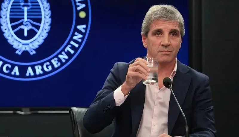 La recaudación fiscal registró crecimiento real y alivió las cuentas públicas de Milei