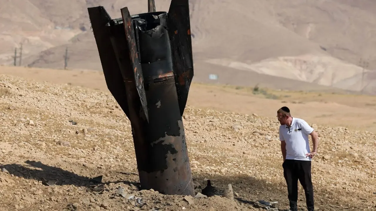 Los hutíes respaldan los recientes ataques iraníes contra Israel y advierten sobre nuevas escaladas