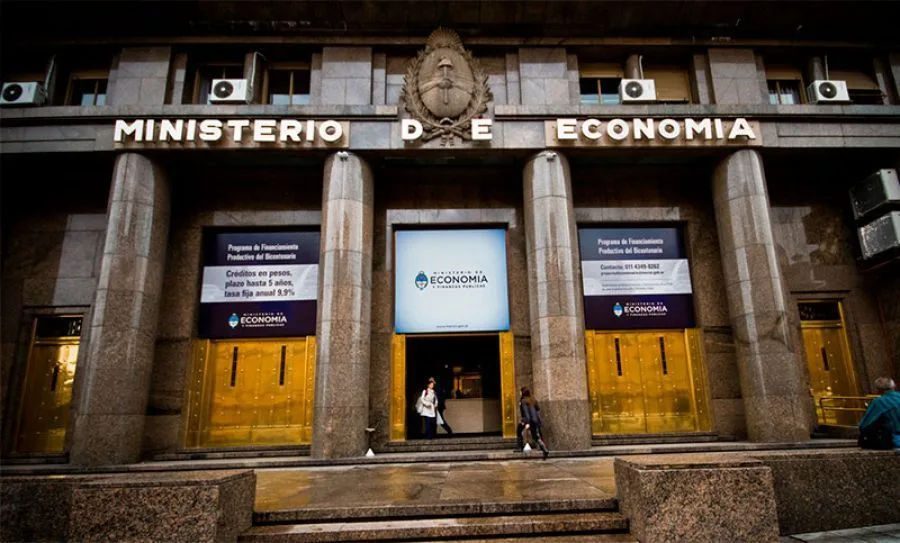 Los ministerios redujeron gastos tres veces más que lo previsto en los primeros meses de 2026