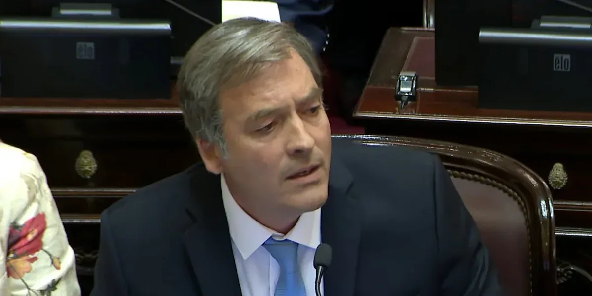 Martín Soria cuestiona las denuncias de golpe de Estado de Javier Milei y lo califica duramente