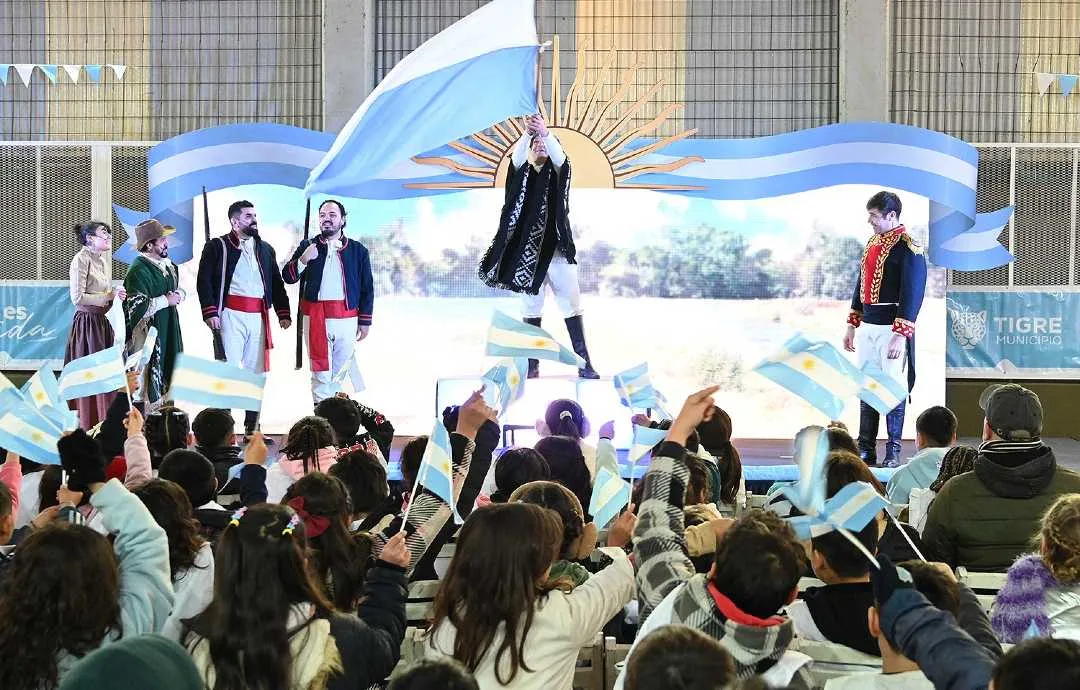 Más de 100 alumnos de escuelas del Delta realizaron la Promesa de Lealtad a la Bandera Nacional