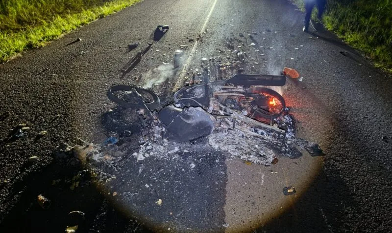 Motociclista de 29 años sufre quemaduras tras choque con tractor en Ruta 2