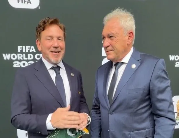 Nery Pumpido recibe homenaje en el Estadio Azteca por los 40 años de México 86