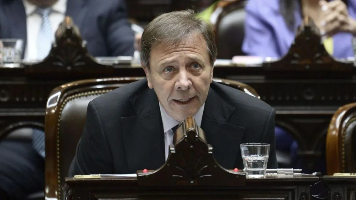 Oscar Zago confirma quórum para interpelar a Manuel Adorni y critica sus contradicciones