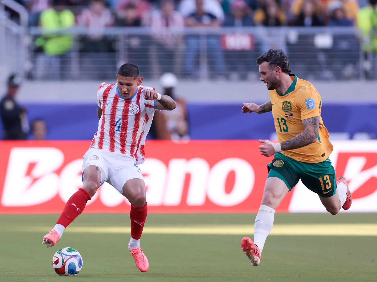 Paraguay aseguró su pase a octavos tras empate sin goles ante Australia