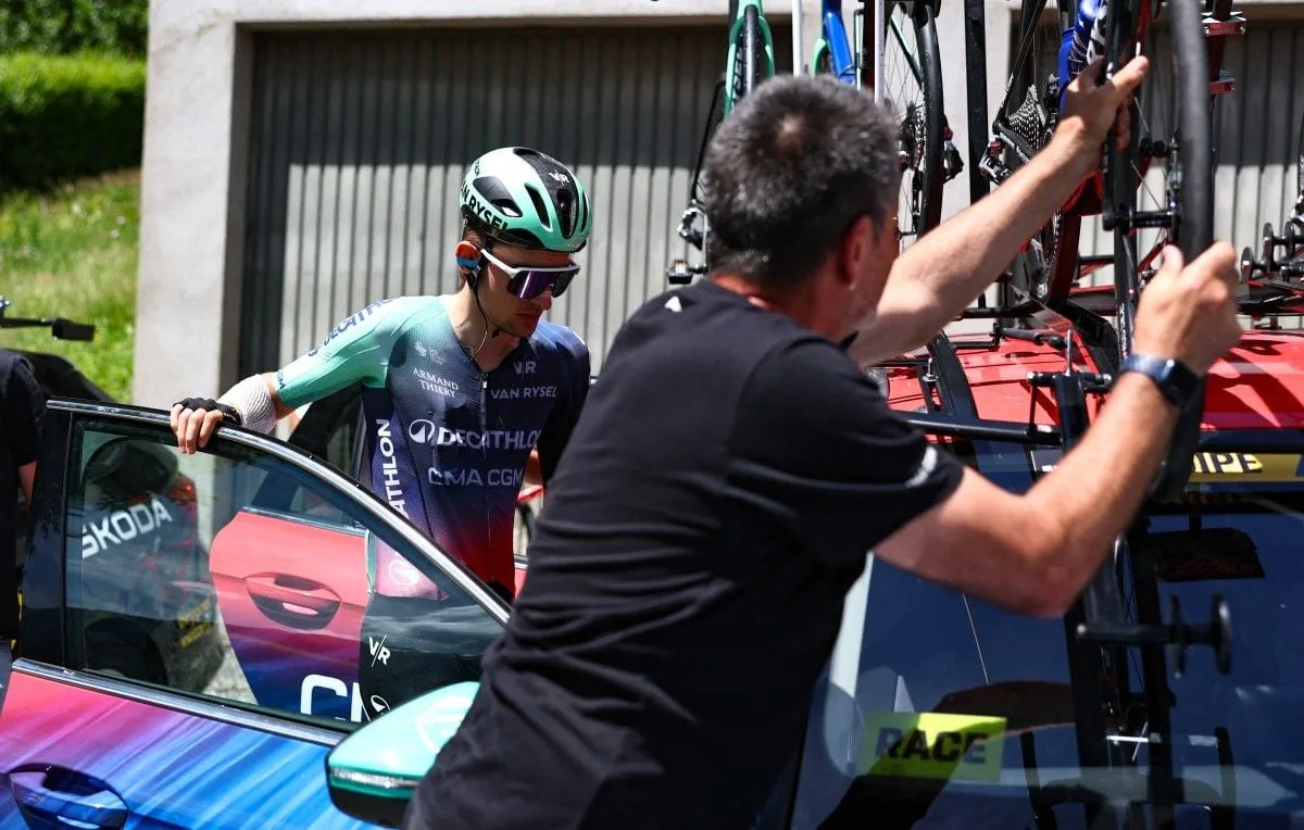 Paul Seixas se retira del Tour Auvernia-Ródano-Alpes tras una caída que limitó su rendimiento