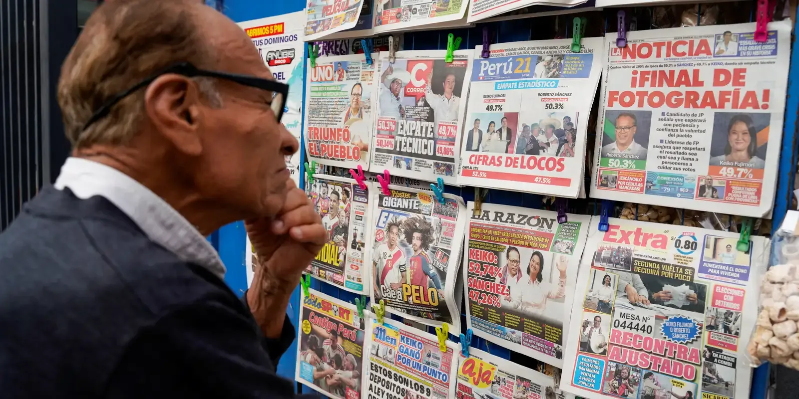 Perú define una contienda electoral ajustada con Sánchez apenas delante de Fujimori