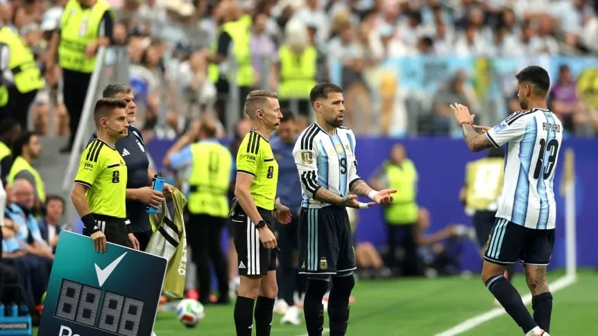 Preocupación en Argentina por el cambio anticipado de Cuti Romero en el amistoso ante Austria