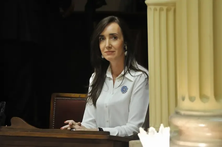 Presionan para que Manuel Adorni informe en junio ante el Senado según la Constitución