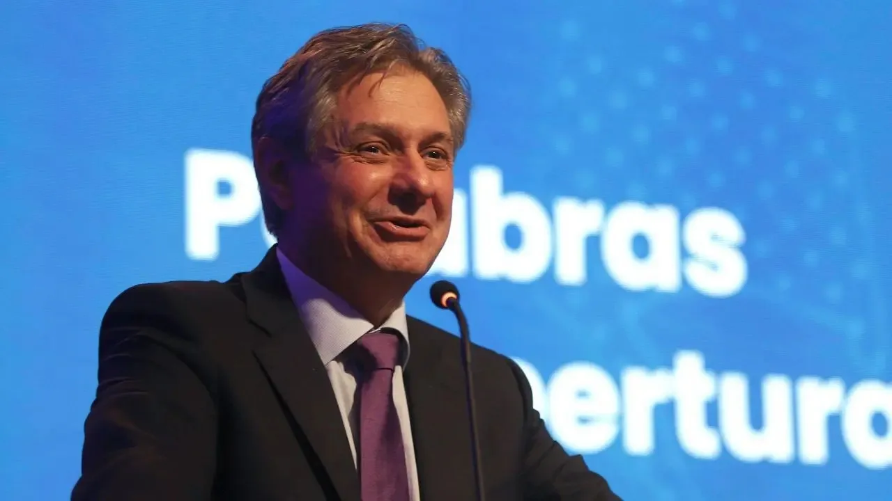 Proyectan fortaleza del peso argentino con aumento de inversiones y exportaciones