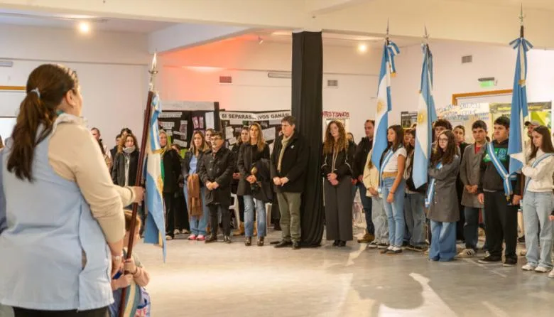 Proyectos escolares de San Cayetano destacan en feria de educación, ciencia y tecnología