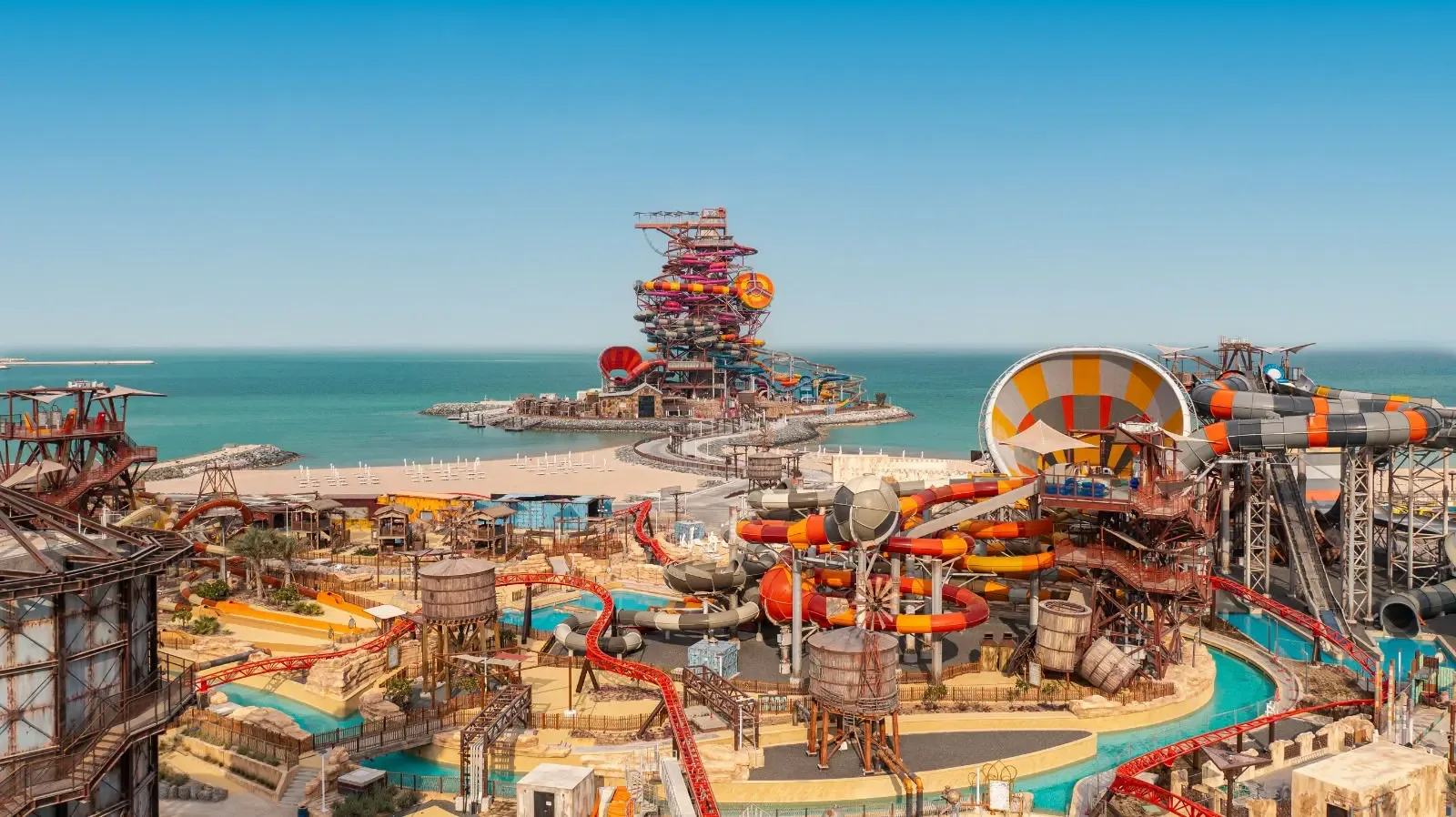 Qatar abre sus principales parques acuáticos a familias del CCG para el verano