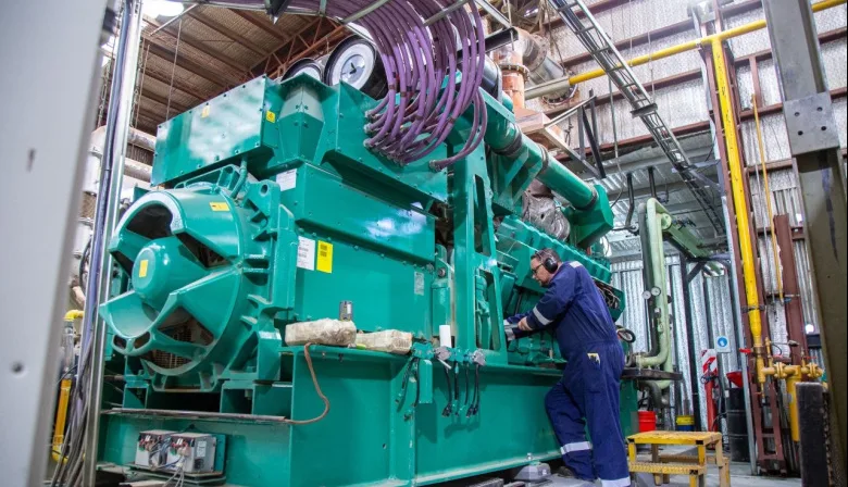 Reparan generador clave en Tolhuin para restablecer el suministro eléctrico