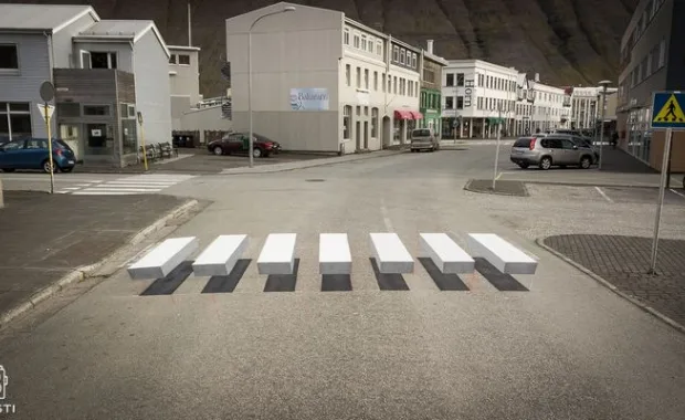 Ísafjörður revolucionó la seguridad vial con un cruce peatonal en 3D que llamó la atención mundial
