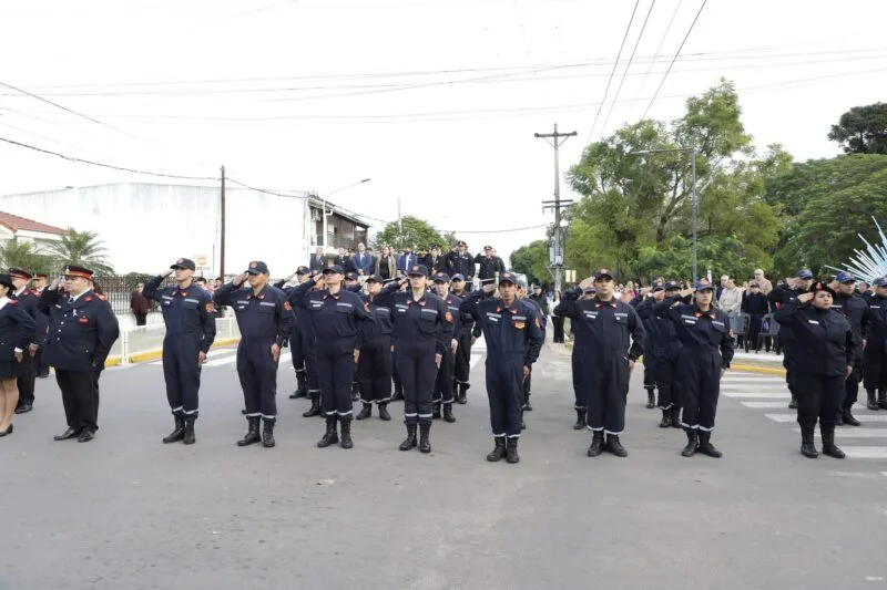 Saladas celebra 50 años de sus Bomberos Voluntarios con acto multitudinario y desfile
