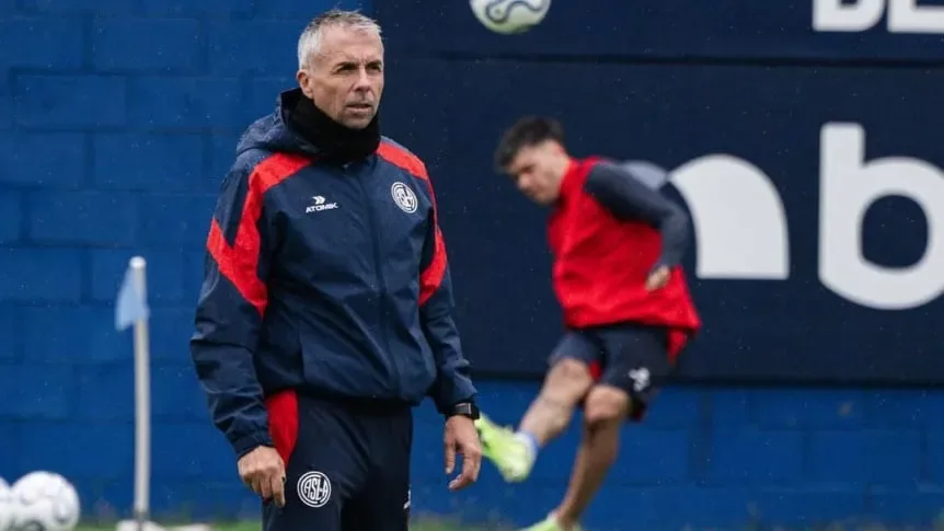 San Lorenzo confirma la salida de Gustavo Álvarez por diferencias en planificación deportiva