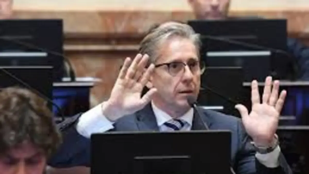 Senador de Corrientes exige la destitución del jefe de Gabinete por presunto enriquecimiento ilícito