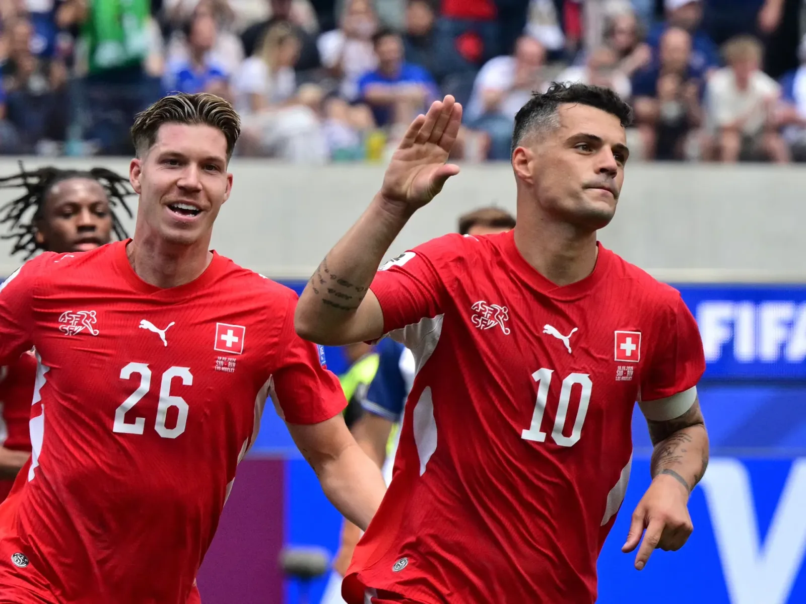 Suiza domina el Grupo B tras una goleada de último minuto contra Bosnia y Herzegovina