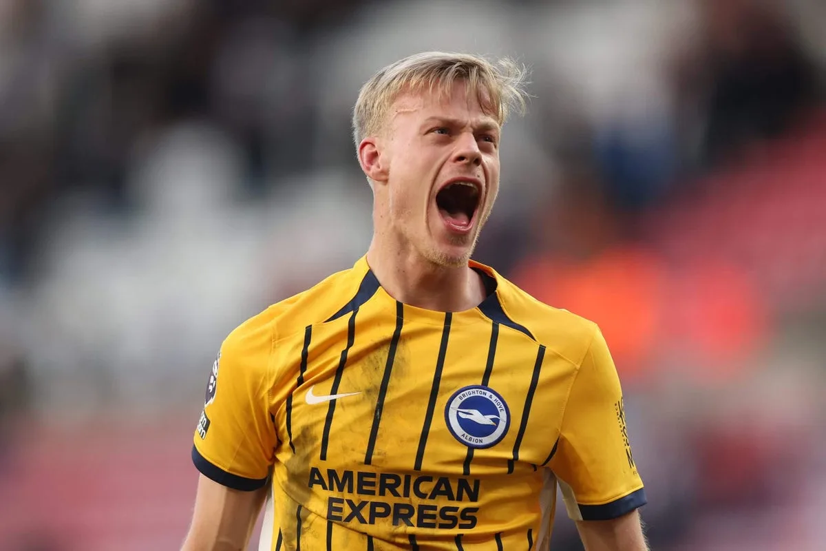Tottenham busca reforzar su defensa con oferta por Jan Paul van Hecke del Brighton