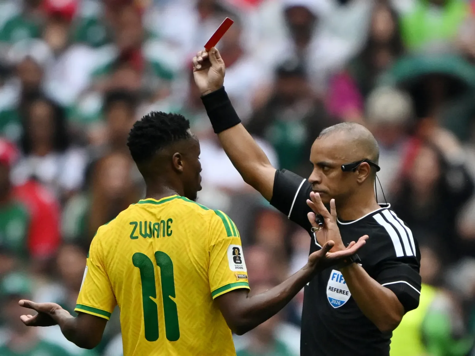Tres expulsiones y pausas para hidratarse marcaron la jornada inicial del Mundial 2026