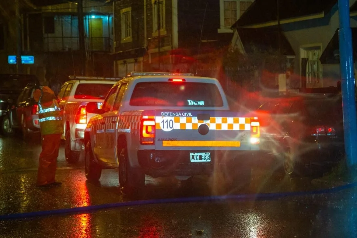 Ushuaia activó un operativo tras las intensas lluvias que afectaron más de 25 viviendas